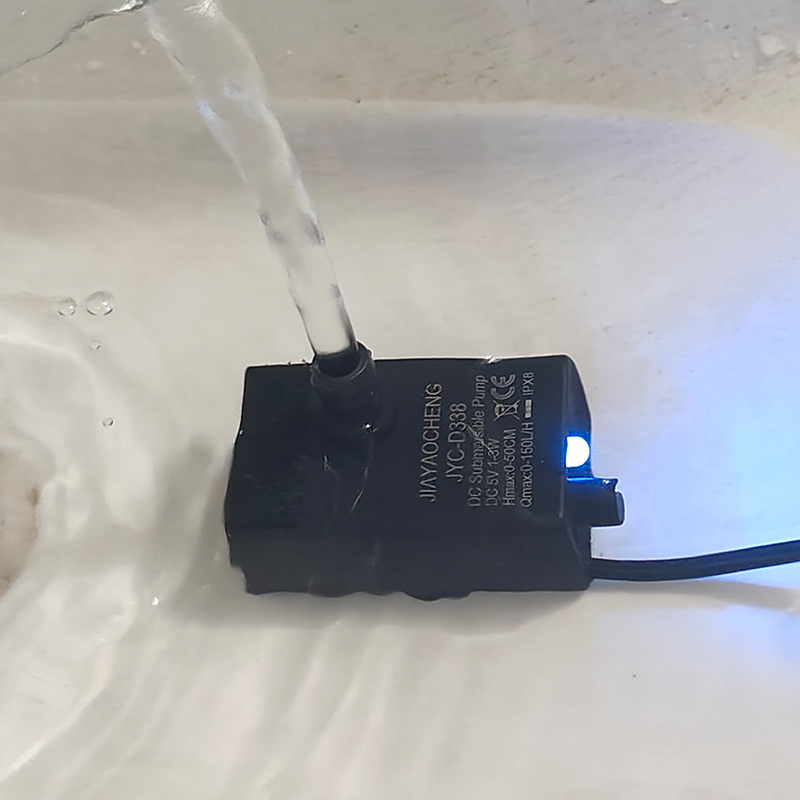 Ultra Quiet USB Aquarium Fish  - Water Pump Submersible Mini recensione e prezzo